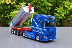 20251207-Augst-00085