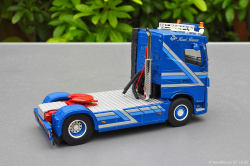 20251207-Augst-00103