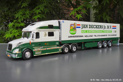 20230530-Deckers-Jan-00008