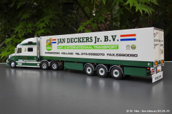 20230530-Deckers-Jan-00015