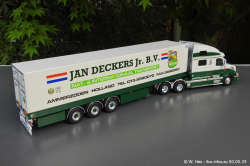 20230530-Deckers-Jan-00024