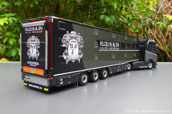 20241218-Leus-R-00100