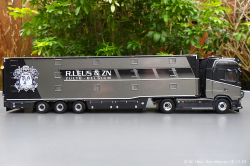 20241218-Leus-R-00111