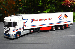 20250807-Stam-J-00102