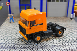 20251206-DAF-3300-orange-00001