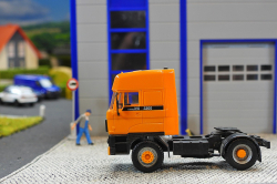 20251206-DAF-3300-orange-00006