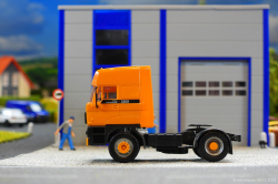 20251206-DAF-3300-orange-00007