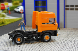 20251206-DAF-3300-orange-00018