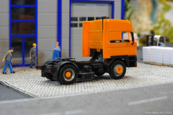 20251206-DAF-3300-orange-00023