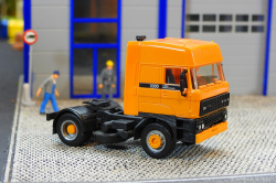 20251206-DAF-3300-orange-00028