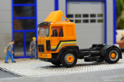 20251206-MAN-F8-19321-orange-00008