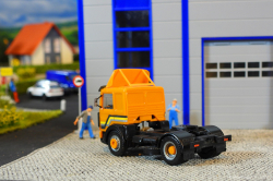 20251206-MAN-F8-19321-orange-00015