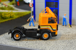 20251206-MAN-F8-19321-orange-00024