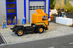 20251206-MAN-F8-19321-orange-00028