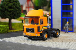 20251206-MAN-F8-19321-orange-00037