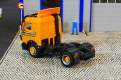 20251206-MB-NG-1838-orange-00011