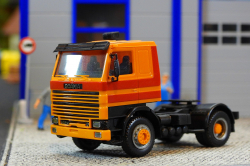 20251206-Scania-142-M-V8-orange-00002