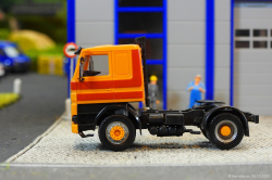 20251206-Scania-142-M-V8-orange-00007