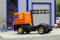 20251206-Scania-142-M-V8-orange-00014