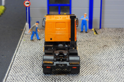 20251206-Scania-142-M-V8-orange-00016