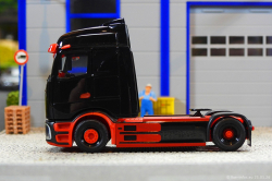 20260221-IMB-eActros-schwarz-rot-01005