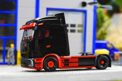 20260221-IMB-eActros-schwarz-rot-01008