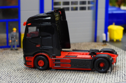 20260221-IMB-eActros-schwarz-rot-01014