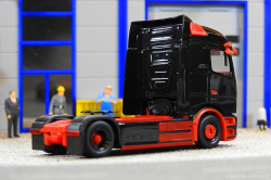 20260221-IMB-eActros-schwarz-rot-01020