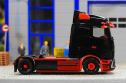 20260221-IMB-eActros-schwarz-rot-01024