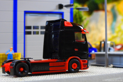 20260221-IMB-eActros-schwarz-rot-01026