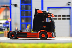 20260221-IMB-eActros-schwarz-rot-01028