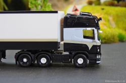 20251130-A-S-Cargo-00042