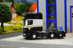 20251130-A-S-Cargo-00061