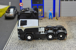 20251130-A-S-Cargo-00062