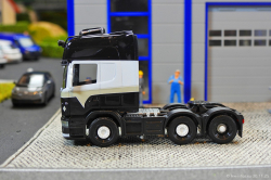 20251130-A-S-Cargo-00063