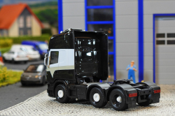 20251130-A-S-Cargo-00068