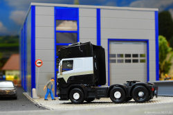 20251130-A-S-Cargo-00070