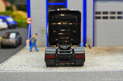 20251130-A-S-Cargo-00072