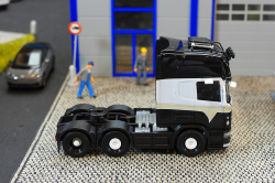 20251130-A-S-Cargo-00077