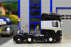 20251130-A-S-Cargo-00078