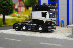 20251130-A-S-Cargo-00080