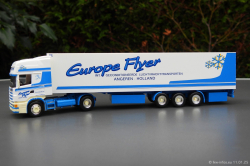 20250111-Europe-Flyer-00295