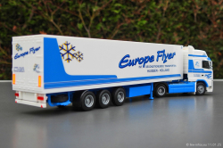 20250111-Europe-Flyer-00368