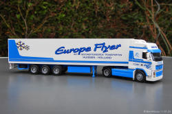 20250111-Europe-Flyer-00386