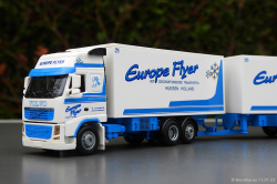 20250111-Europe-Flyer-00398