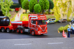 20251128-Give-Svaergods-00047