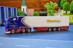 20251024-Harrisons-00010