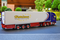 20251024-Harrisons-00037