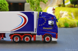 20251024-Harrisons-00044