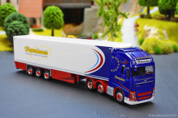 20251024-Harrisons-00045